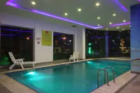 Golden Tulip Hail - Pools