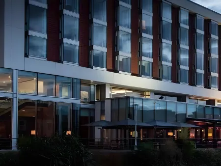 The River Lee Hotel a Member of the Doyle Collection Отели рядом с достопримечательностью «Чарльз Форт»