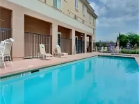Holiday Inn Express & Suites PORTERVILLE by IHG - Swimmingpools