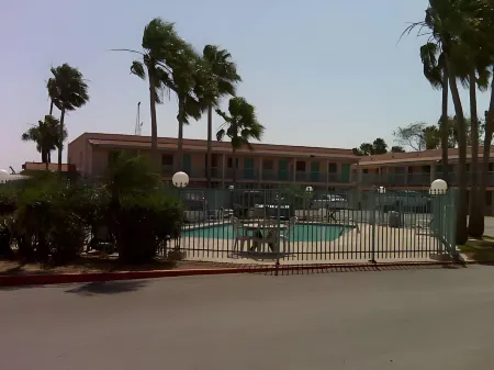 University Inn & Suites Brownsville