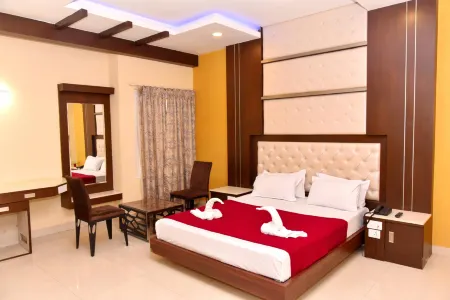 The Grand Park Hotel Отели в г. Куддалор