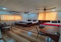 Hotel Starlit - 2-Star