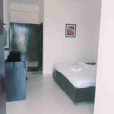 Hotel Benison Guest House Rooms