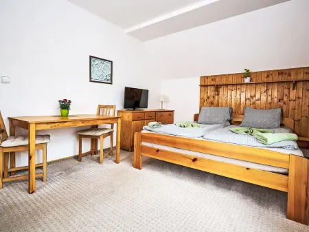 Alice III. Отели в г. Гаррахов