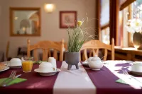 Hotel Schlossblick - breakfast