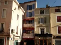 Hôtel-Restaurant le Palais Hotel a Rustrel
