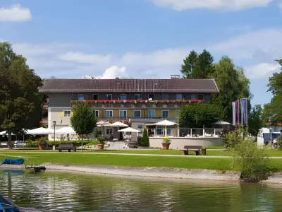 Hotel Schlossblick Chiemsee Hotels in Halfing