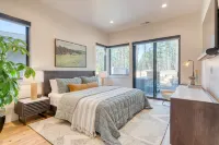 Grand Fir by AvantStay Hot Tub and Firepit Hotels in Deschutes County