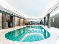 Swissôtel Krasnye Holmi Hotels near Halal