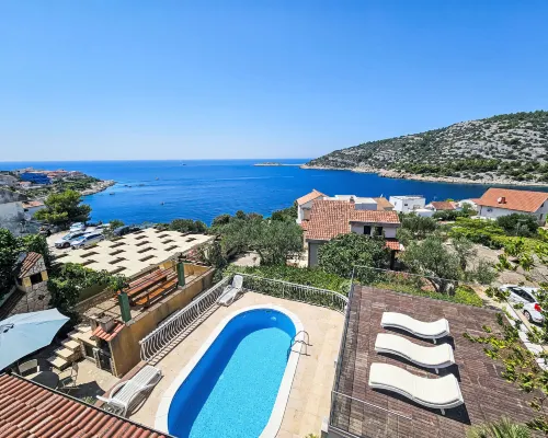Carmen Hotels in Razanj