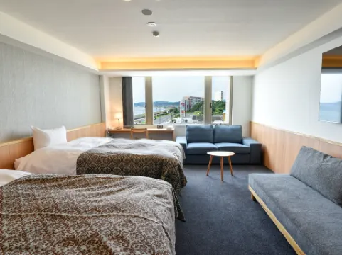 夕日海岸翔鶴酒店