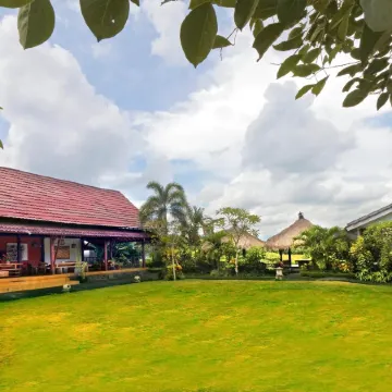 Lumbung Asri Cottage Отели рядом с достопримечательностью «Green Village»