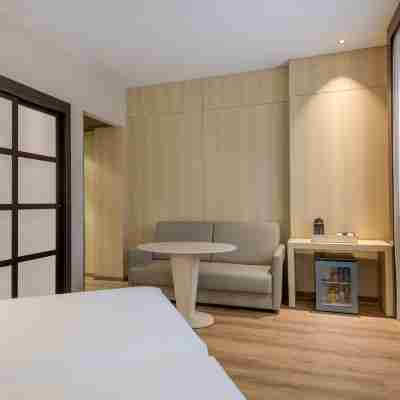 AC Hotel Valencia Rooms