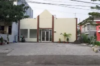 RedDoorz Syariah Near Alun Alun Sidoarjo Hôtels à : Buduran