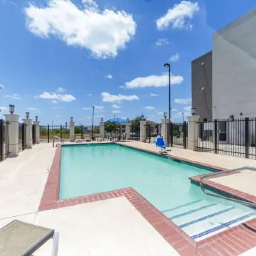 Motel 6 Laredo, TX - Airport