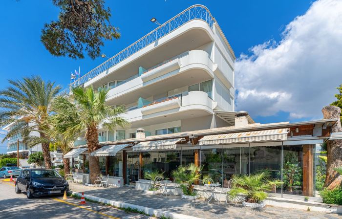 Maison 66, Riviera Hotels