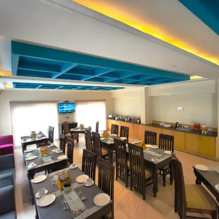 Hotel Luxury Inn by Stotrak Hospitality