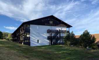 Cozy ans spacious Apartment with Scenic Views