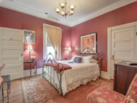 Abbey House Inn Hotels in Winters