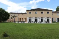 Hôtel le Prieuré Hotels near E.Leclerc Paray Le Monial