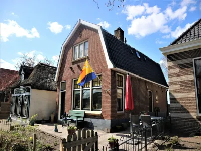 Apartment in Giethoorn with Parking Hotels near Giethoorn Center