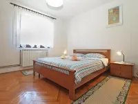 Bright apartment with garden and balcony Hotels in Galizana