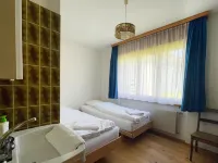 Fifinhaus 1. OG Süd Hotels in Fiesch