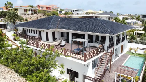 Beautiful Villa with Pool Near the Beach for Groups Hotels in Jan Thiel