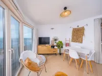 Cozy Stay by the Sea