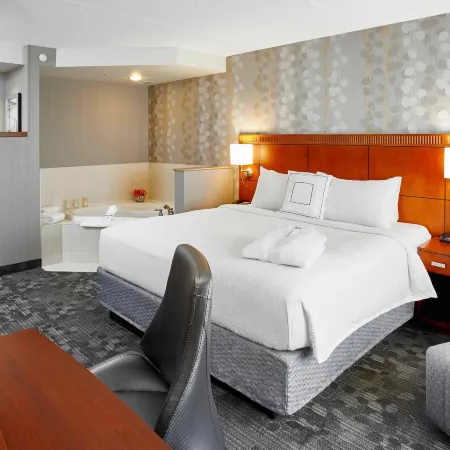 Courtyard Toronto Brampton Hotels in Brampton