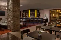 Marriott Riverside at the Convention Center - bar