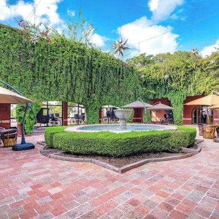 Hacienda Jurica by Brisas