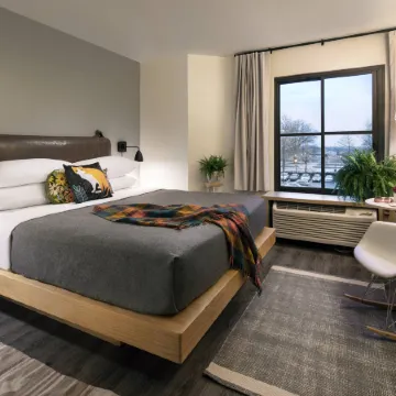 MOXY Memphis Downtown