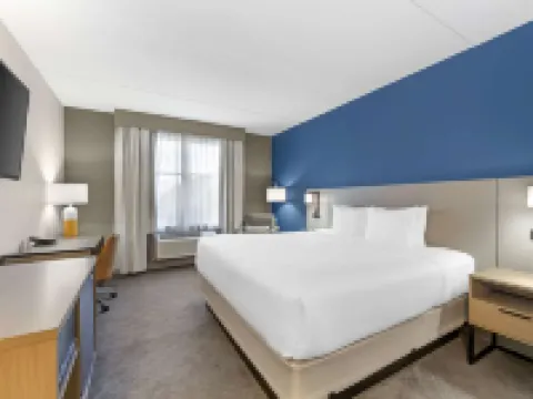 コンフォート イン & スイーツ カヤホガ フォールズ - アクロン サミットのホテル