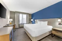 Comfort Inn & Suites Cuyahoga Falls - Akron Hotels in Summit County