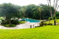 Royal Palm Galapagos, Curio Collection by Hilton - 수영장