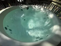 Castaway ROMANTIC Log Cabin in the woods. Hot Tub & Wood Burning Fire Place.