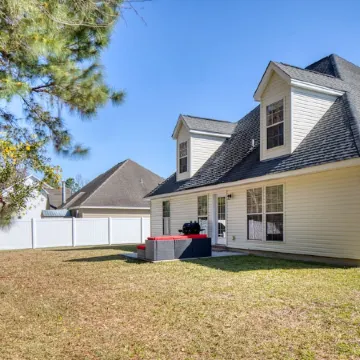 Large private 4 BR home near SAV airport with TV in every bedroom