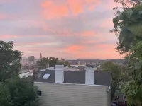 Clifton Scenic Lodge 3BR 2BA: Private Hot Tub, Spacious Patio, Offstreet Parking