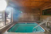 200 Steps to Village & Gondola  / Sleeps 12