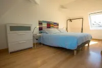 Sea view, flat for 4 people, free wifi Hotel dekat D2 Studio Danse 2000