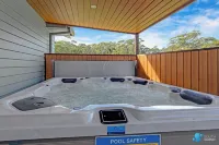 Spacious Coastal Retreat an Easy Walk to River or Beach