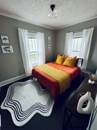 Cozy and modern 2 bedroom apartment with balcony in downtown Elkins, WV