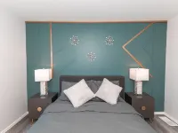Family friendly mountain view, modern retreat. Hôtels à : Comte de Bath