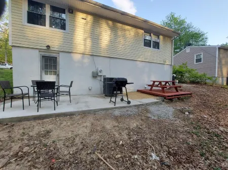 Cozy Renovated 4 Br 2 Bath Split Foyer House