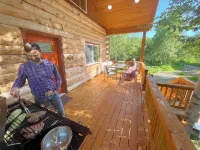 Riverfront, Authentic, Luxury Log Cabin-Bison
