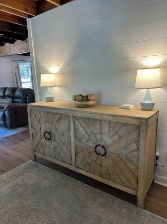 NEW Charming 3-bedroom house on Smith Lake.