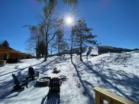 #1 Cabin~Walk to Wisp! Lake Access & Dock! Hot Tub~Game Room~Fire Pit & Dogs OK! Hotels in McHenry