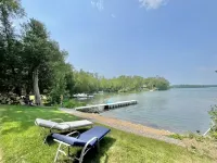 Relax and recharge! Cabin on a tranquil bay on Deer Lake is a perfect get away! イタスカのホテル