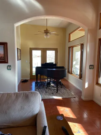 Peaceful SW-style ranch home in wine country